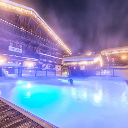 Les Loges Blanches Готель 4*