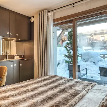 Les Loges Blanches Готель 4*