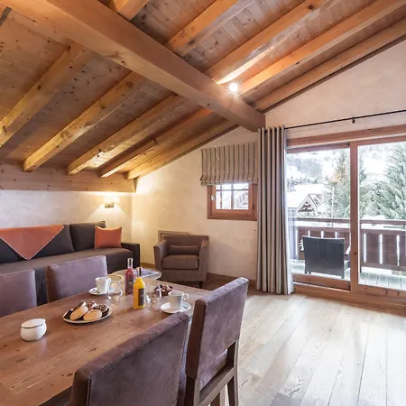 Les Loges Blanches Hotel