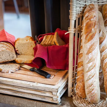 Hotel Les Loges Blanches 4*