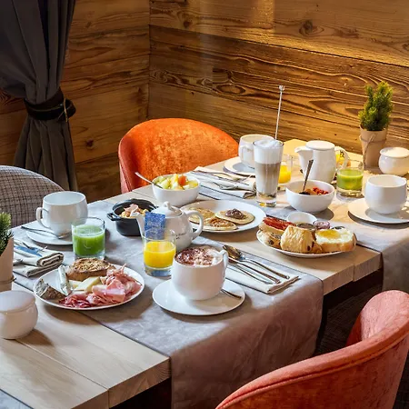 Les Loges Blanches Hotel 4*