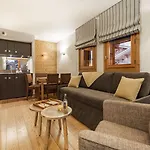 Les Loges Blanches Hotel 4*