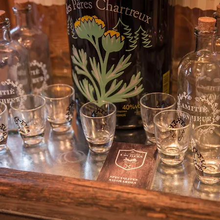 Les Loges Blanches Hotell 4*