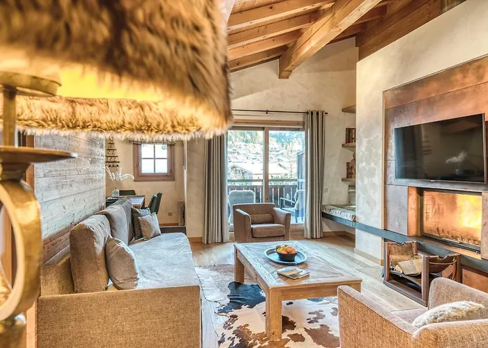 Les Loges Blanches מלון 4*