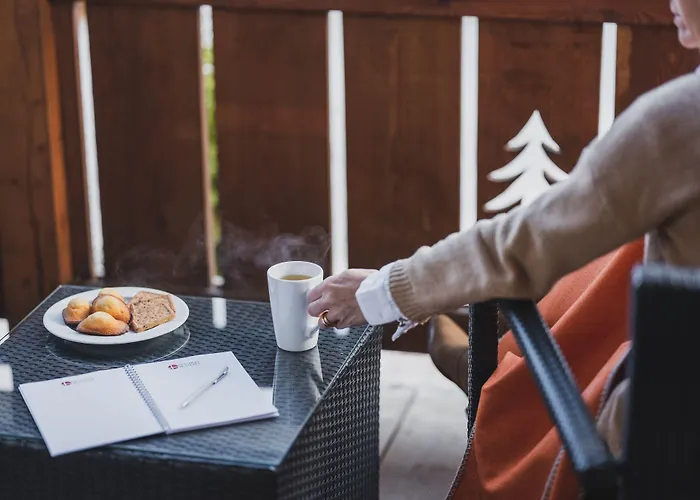 Les Loges Blanches מלון 4*