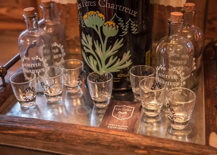 Les Loges Blanches מלון 4*